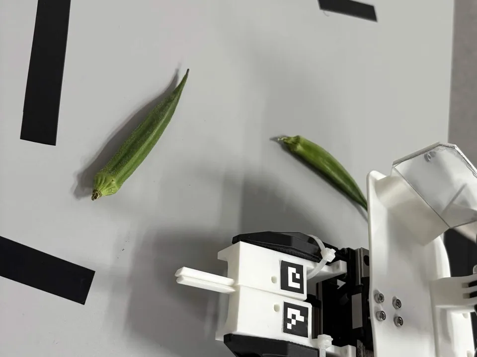 Data-collection gripper set up for a harvesting task